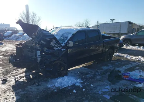 2020 Ram 1500 Big Horn 4X4 5'7 Box z USA, uszkodzony, nr VIN 1C6SRFFT7LN315380